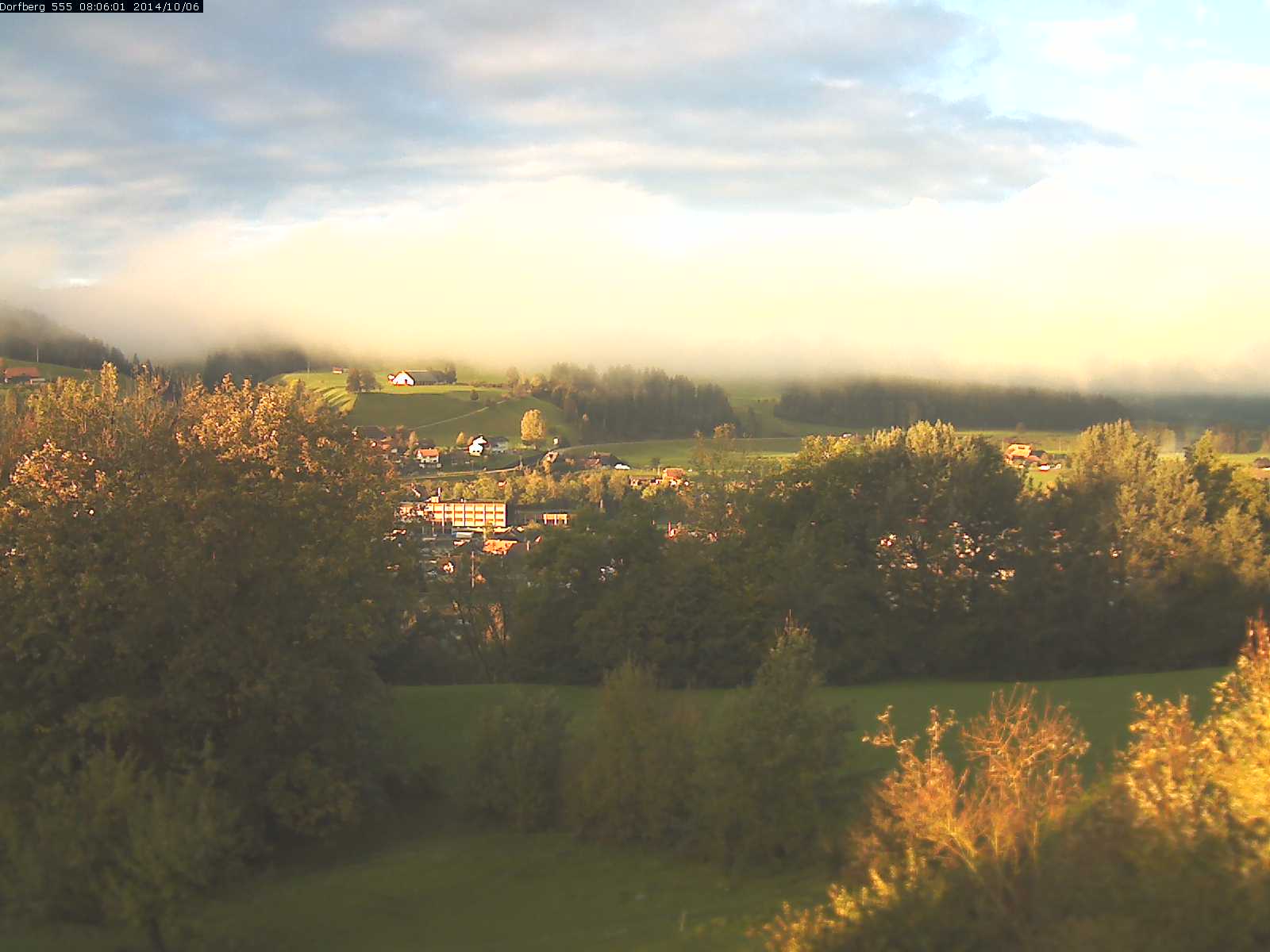 Webcam-Bild: Aussicht vom Dorfberg in Langnau 20141006-080601
