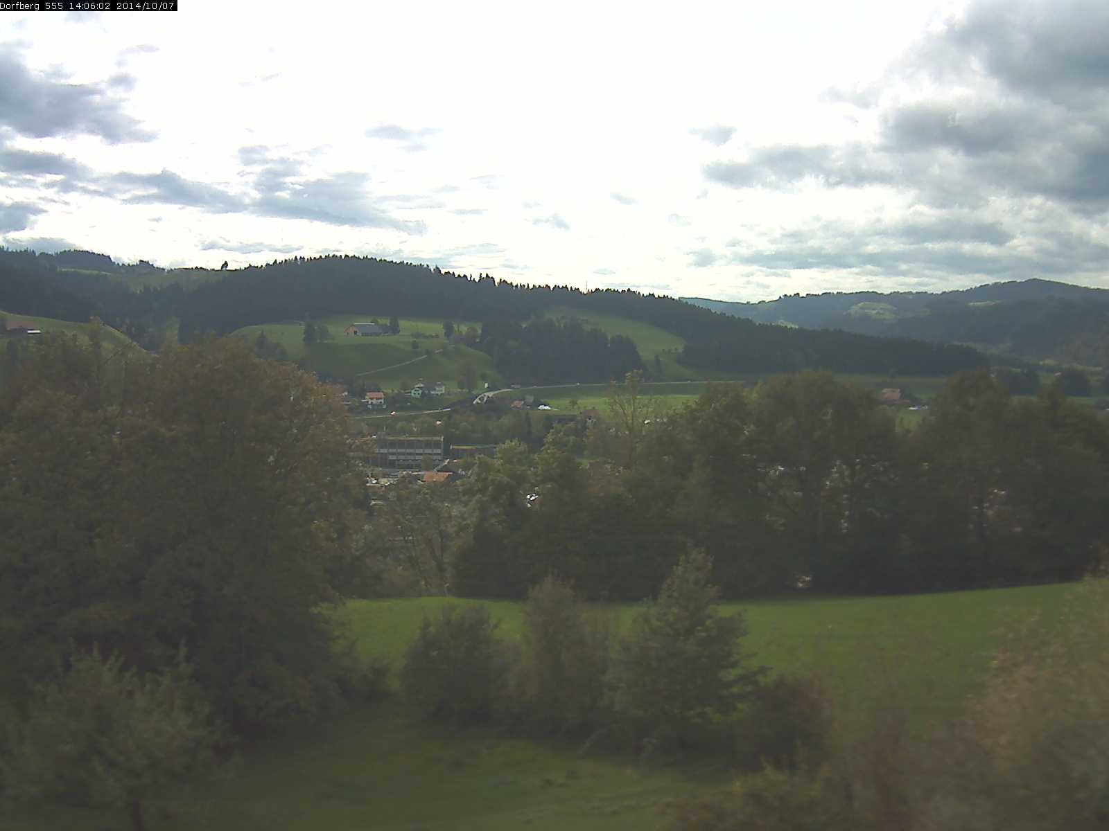 Webcam-Bild: Aussicht vom Dorfberg in Langnau 20141007-140601