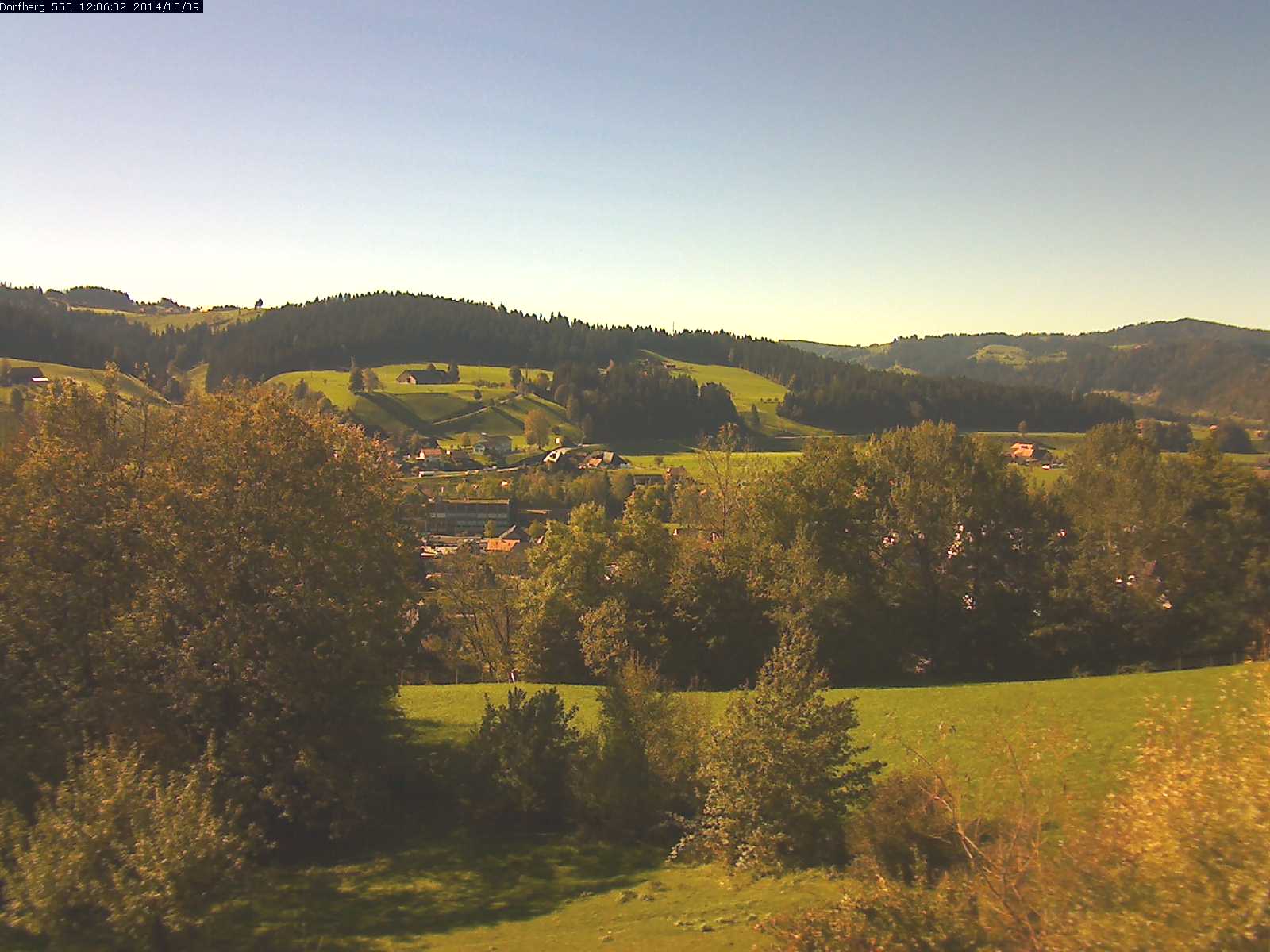 Webcam-Bild: Aussicht vom Dorfberg in Langnau 20141009-120601