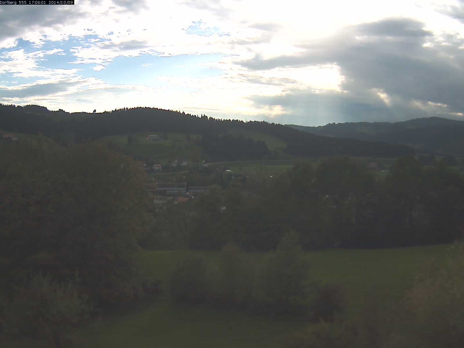 Webcam-Bild: Aussicht vom Dorfberg in Langnau 20141009-170601