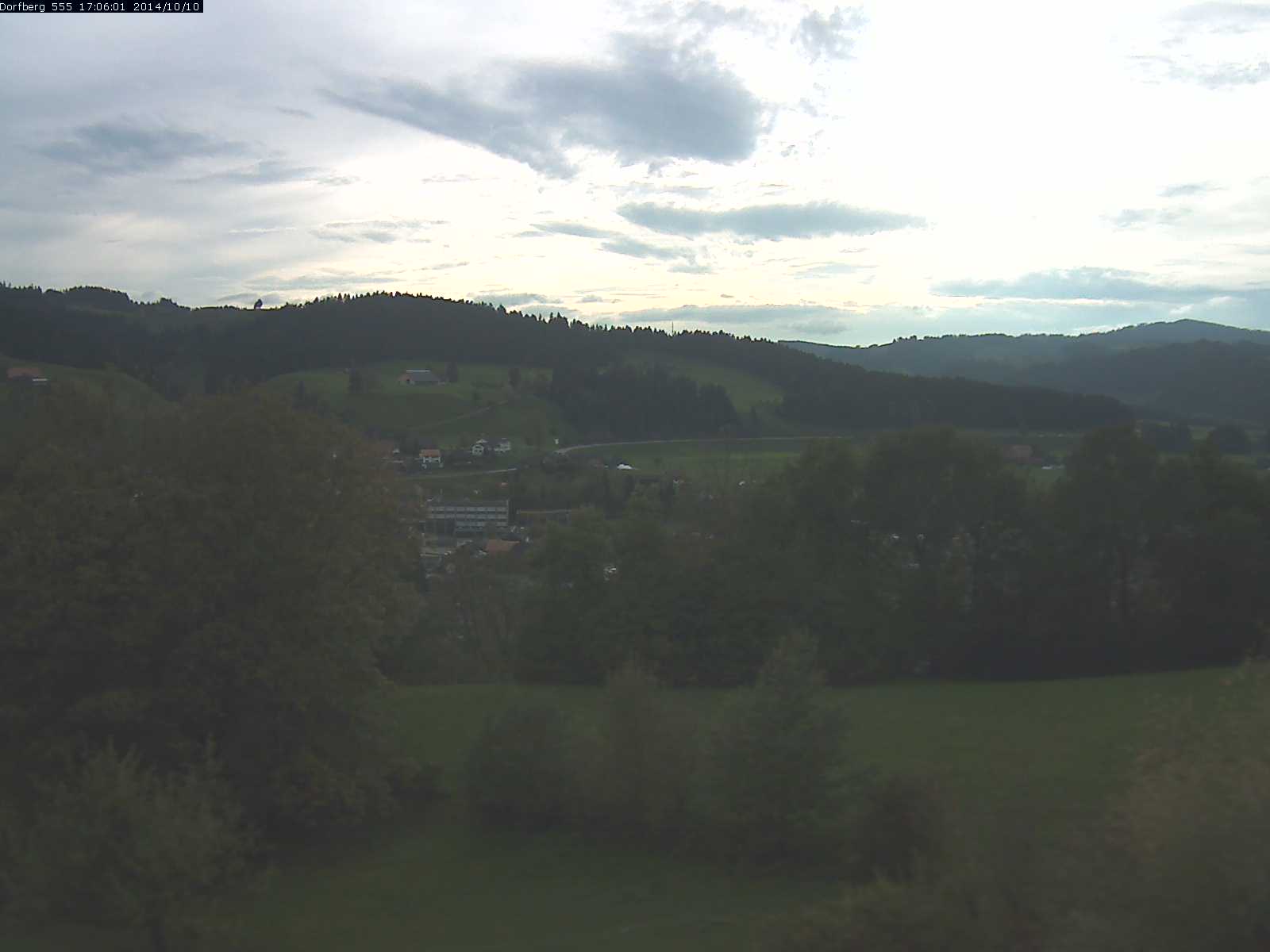 Webcam-Bild: Aussicht vom Dorfberg in Langnau 20141010-170601