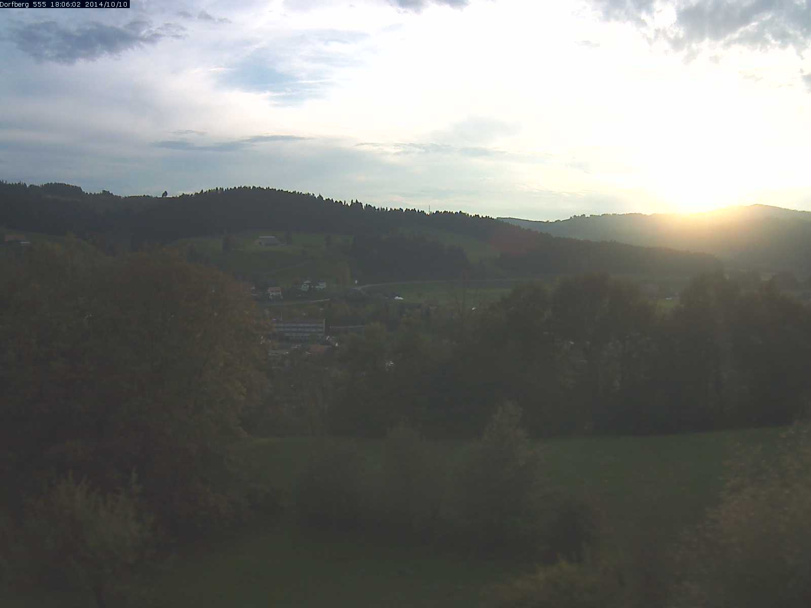 Webcam-Bild: Aussicht vom Dorfberg in Langnau 20141010-180601