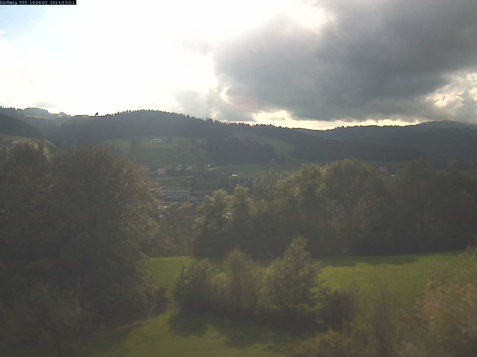 Webcam-Bild: Aussicht vom Dorfberg in Langnau 20141011-160601