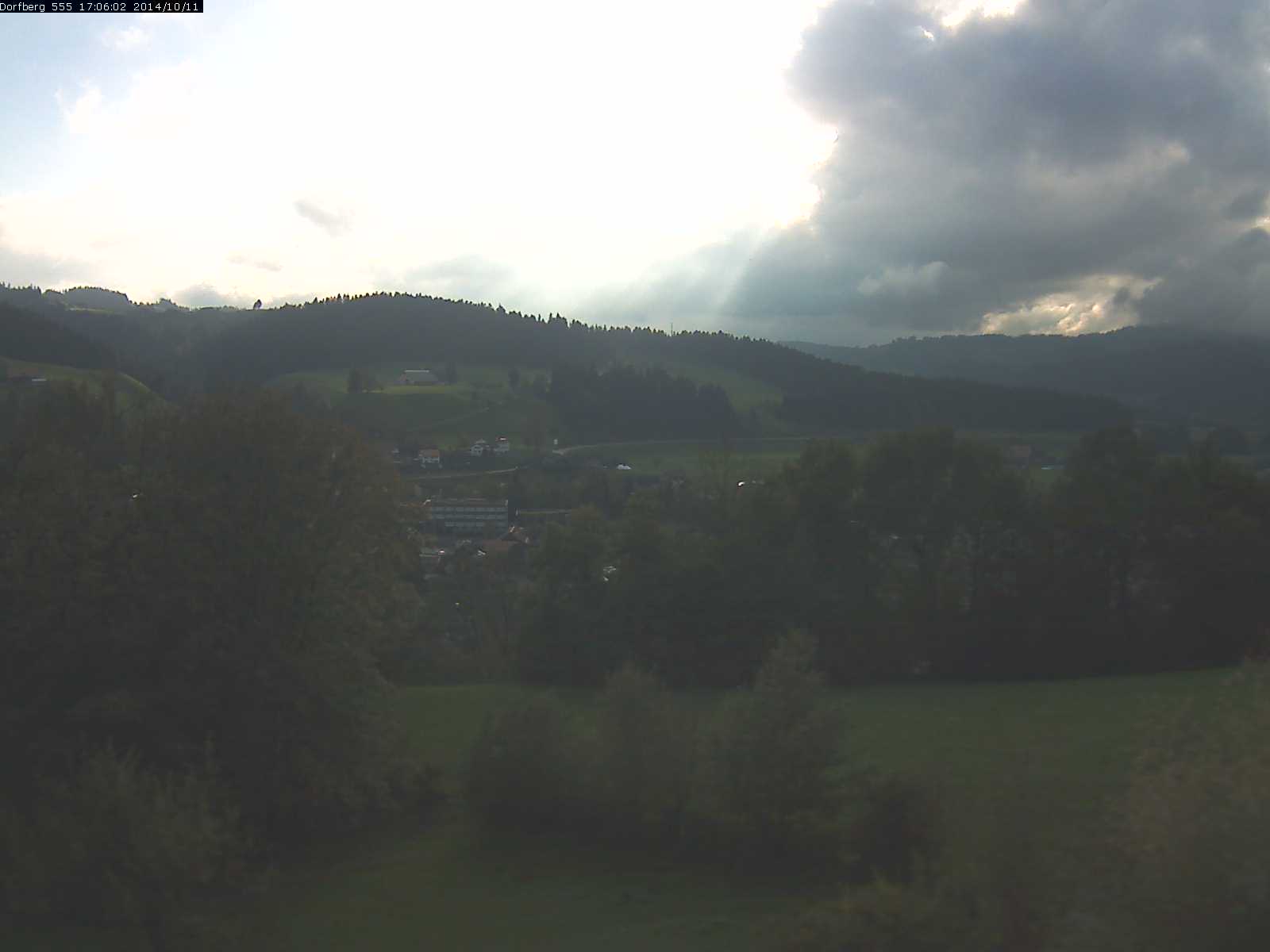 Webcam-Bild: Aussicht vom Dorfberg in Langnau 20141011-170601
