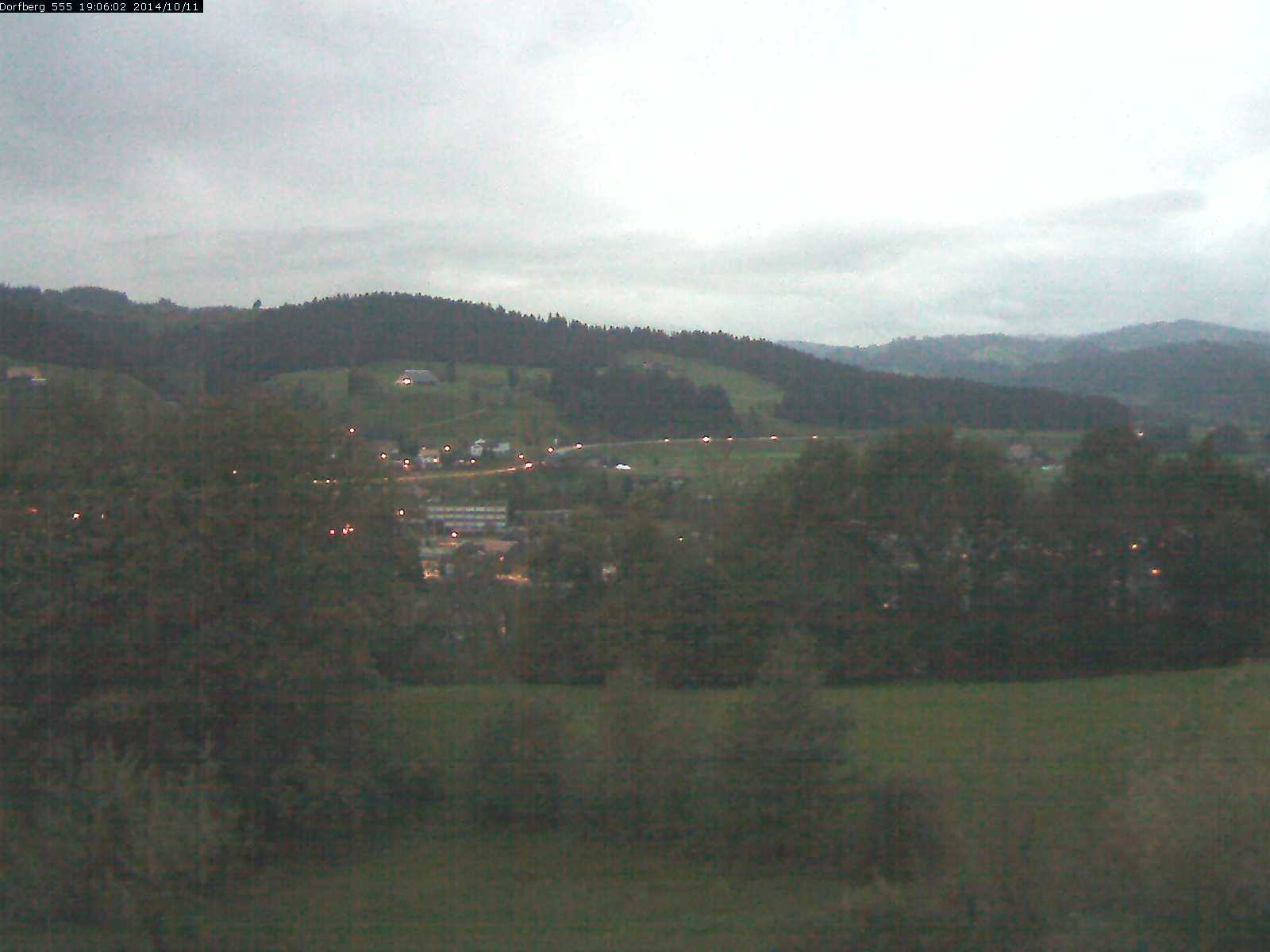 Webcam-Bild: Aussicht vom Dorfberg in Langnau 20141011-190601
