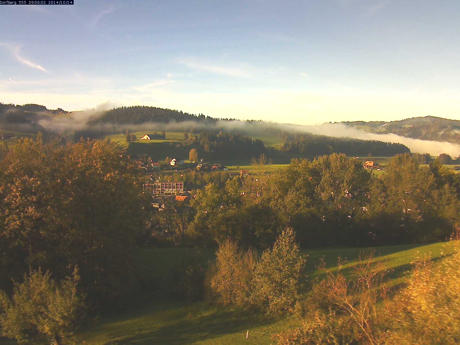 Webcam-Bild: Aussicht vom Dorfberg in Langnau 20141014-090601