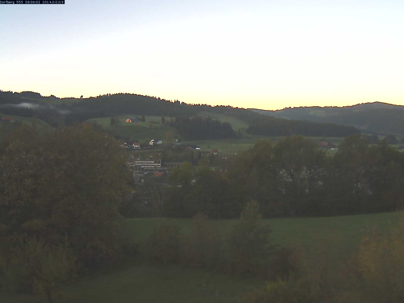 Webcam-Bild: Aussicht vom Dorfberg in Langnau 20141019-080601