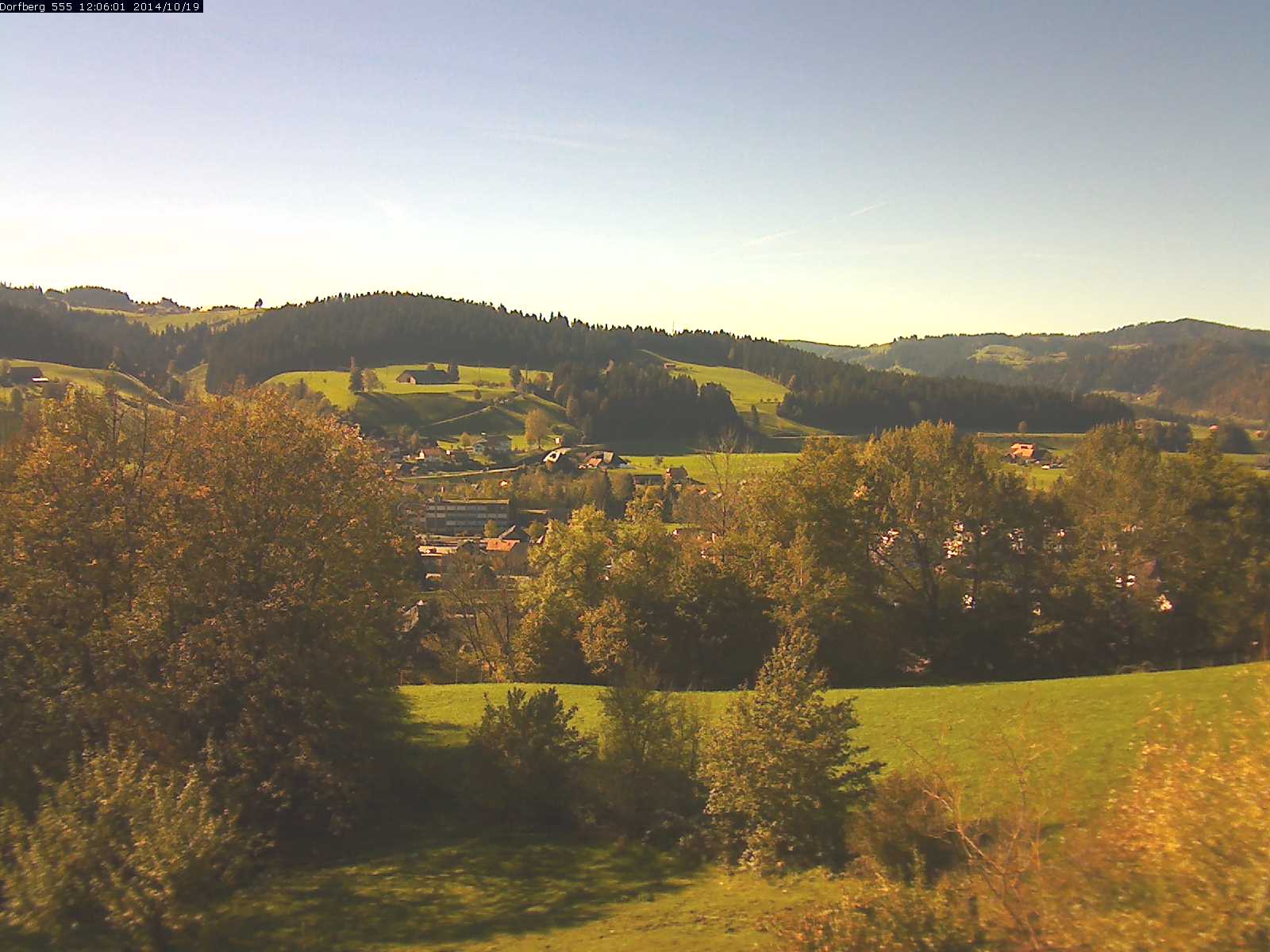 Webcam-Bild: Aussicht vom Dorfberg in Langnau 20141019-120601