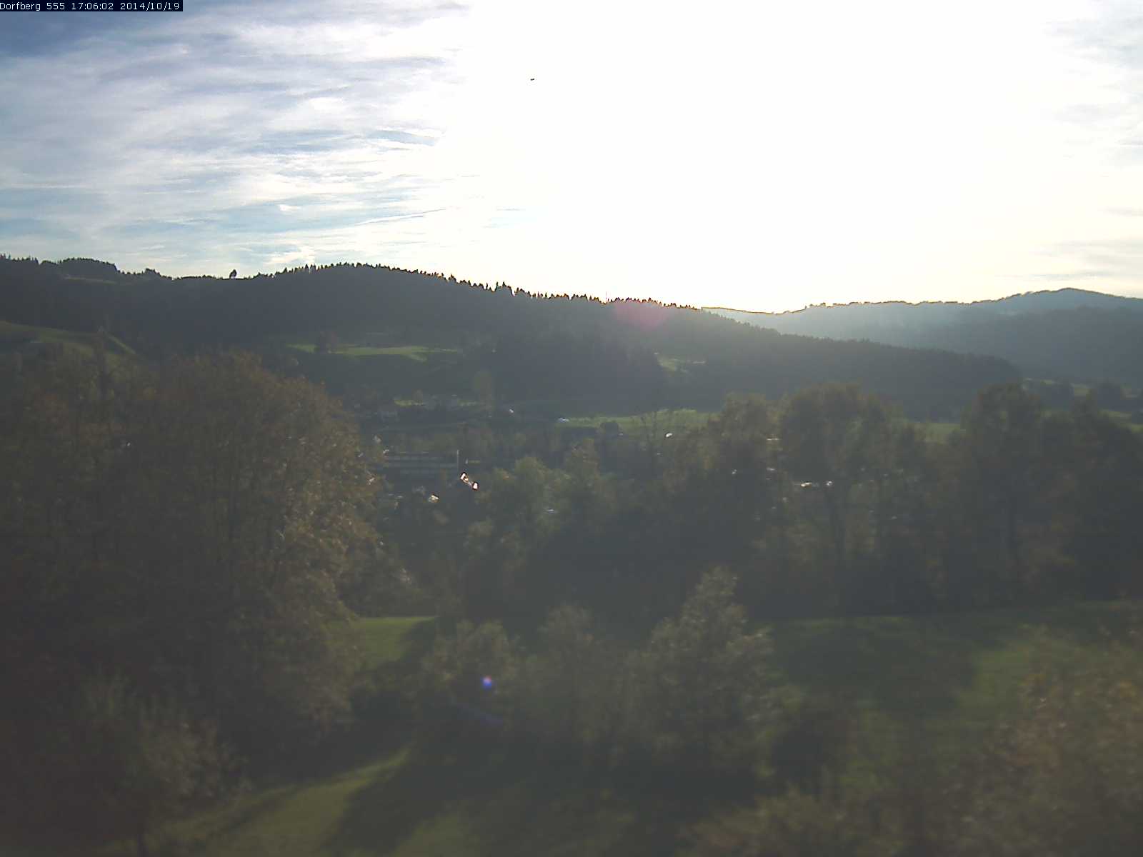 Webcam-Bild: Aussicht vom Dorfberg in Langnau 20141019-170601