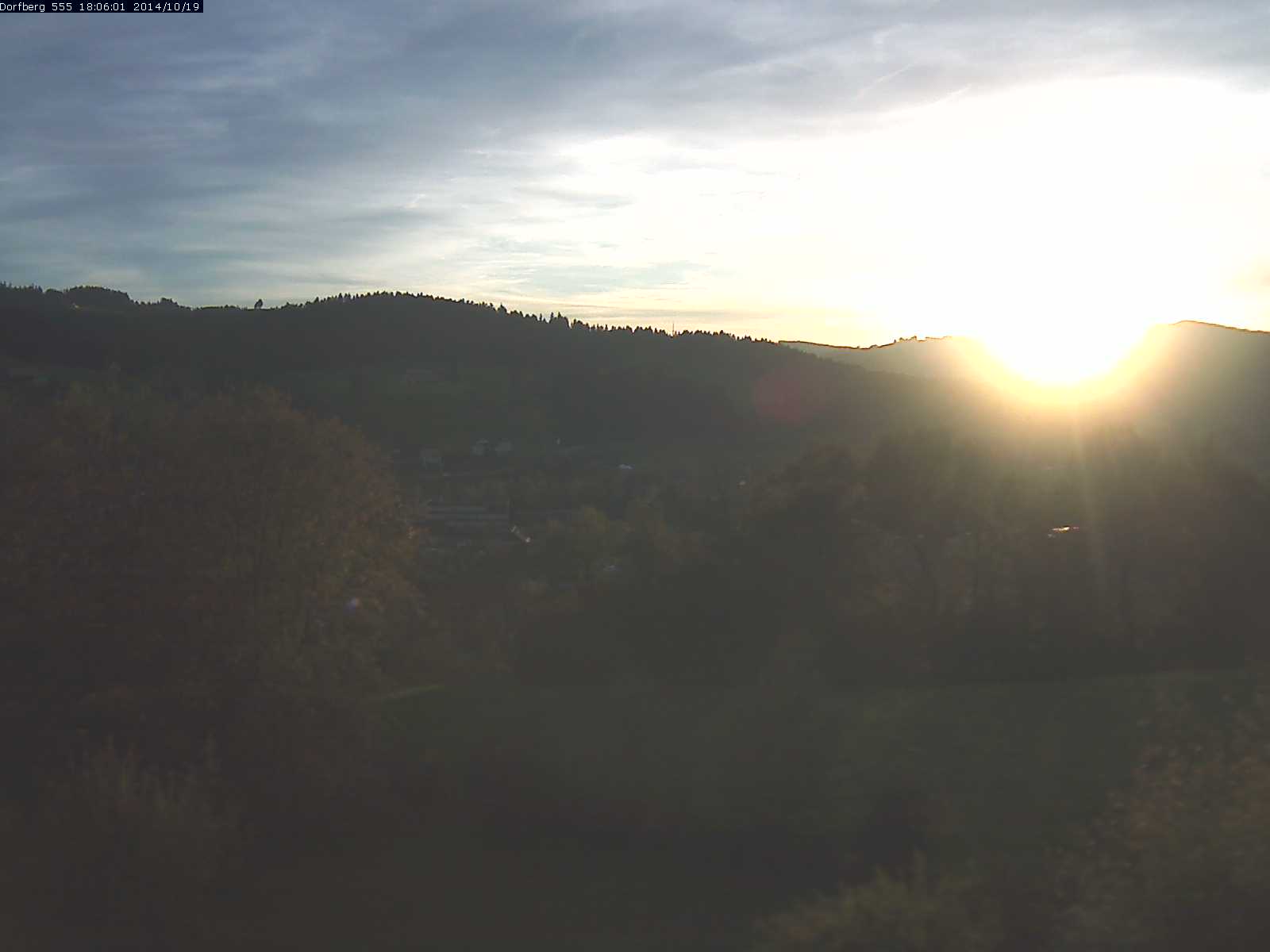 Webcam-Bild: Aussicht vom Dorfberg in Langnau 20141019-180601