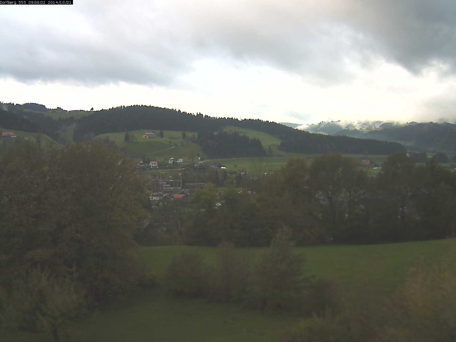 Webcam-Bild: Aussicht vom Dorfberg in Langnau 20141021-090601