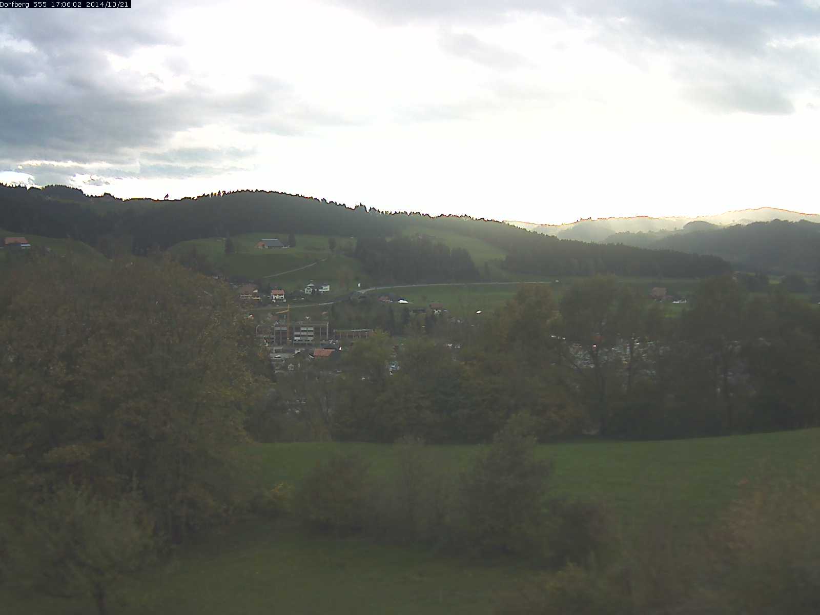 Webcam-Bild: Aussicht vom Dorfberg in Langnau 20141021-170601