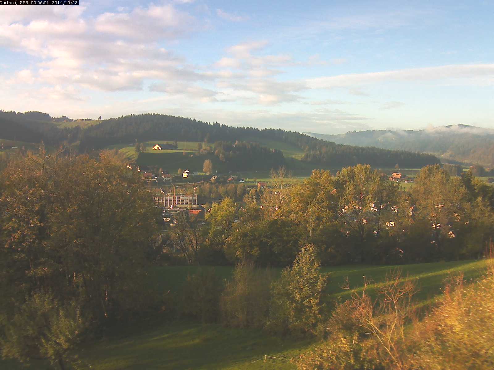 Webcam-Bild: Aussicht vom Dorfberg in Langnau 20141023-090601