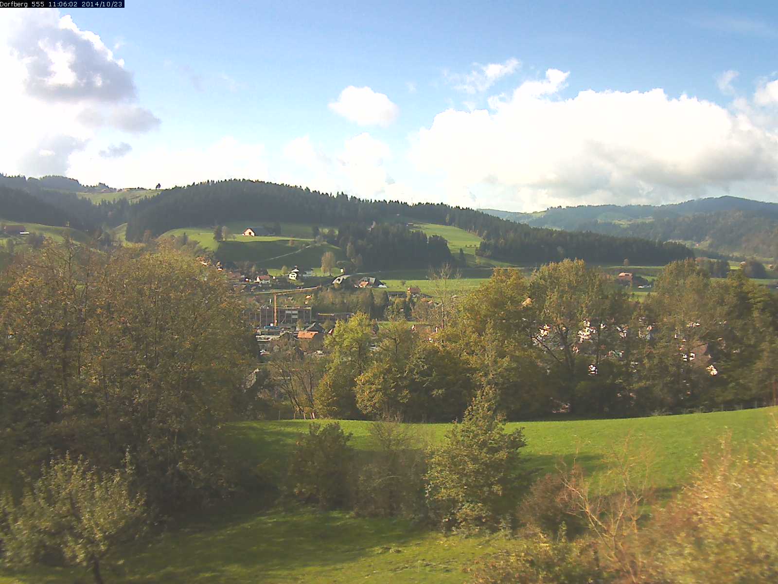Webcam-Bild: Aussicht vom Dorfberg in Langnau 20141023-110601