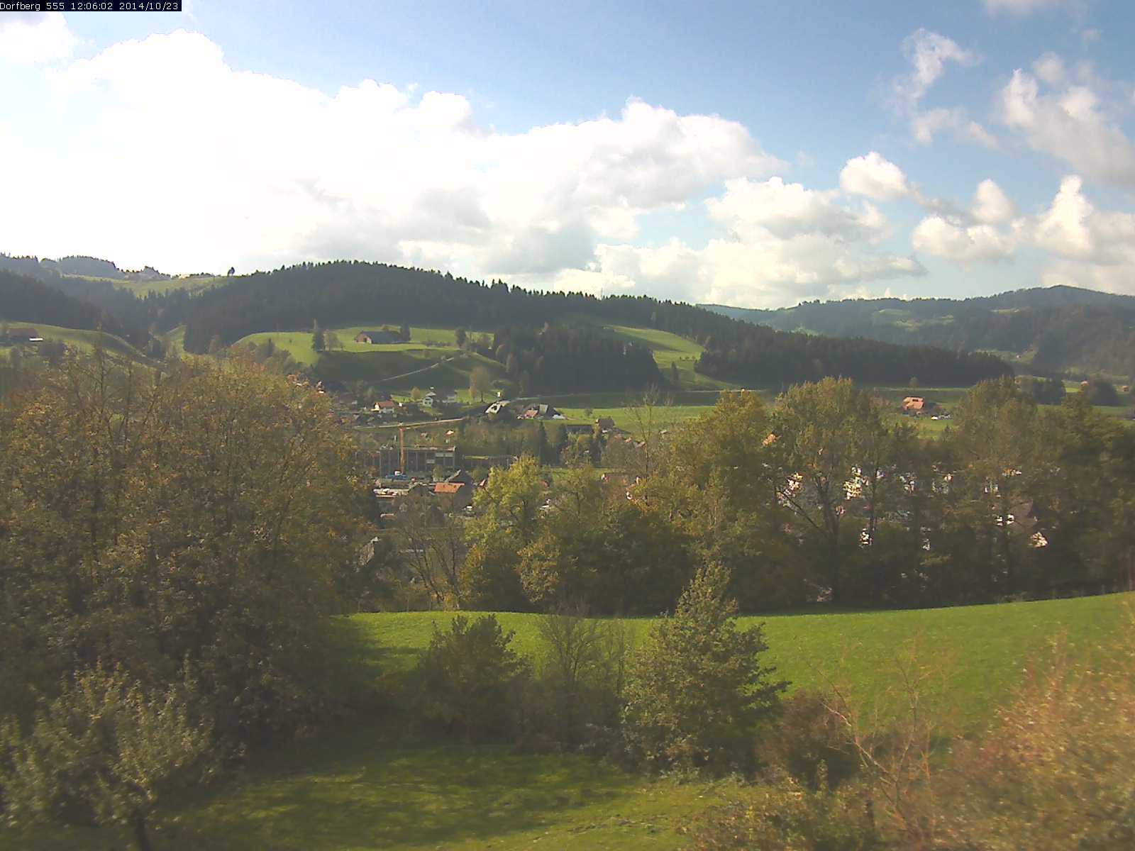 Webcam-Bild: Aussicht vom Dorfberg in Langnau 20141023-120601