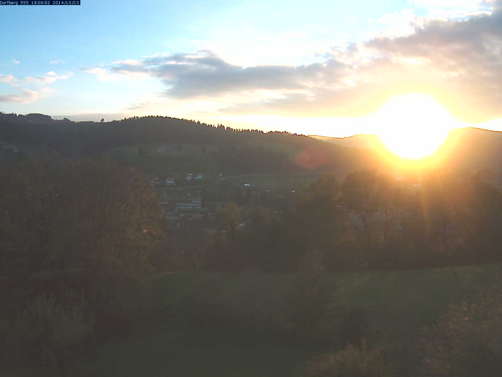 Webcam-Bild: Aussicht vom Dorfberg in Langnau 20141023-180601