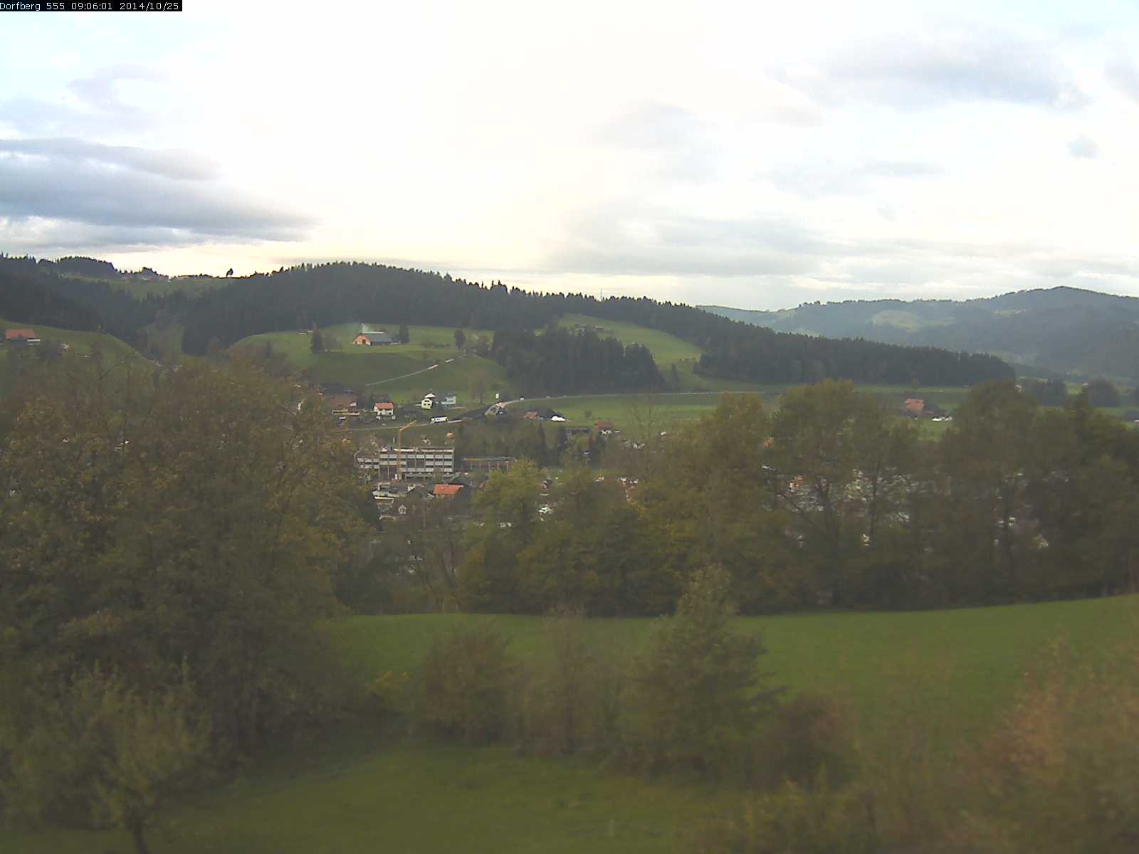 Webcam-Bild: Aussicht vom Dorfberg in Langnau 20141025-090601