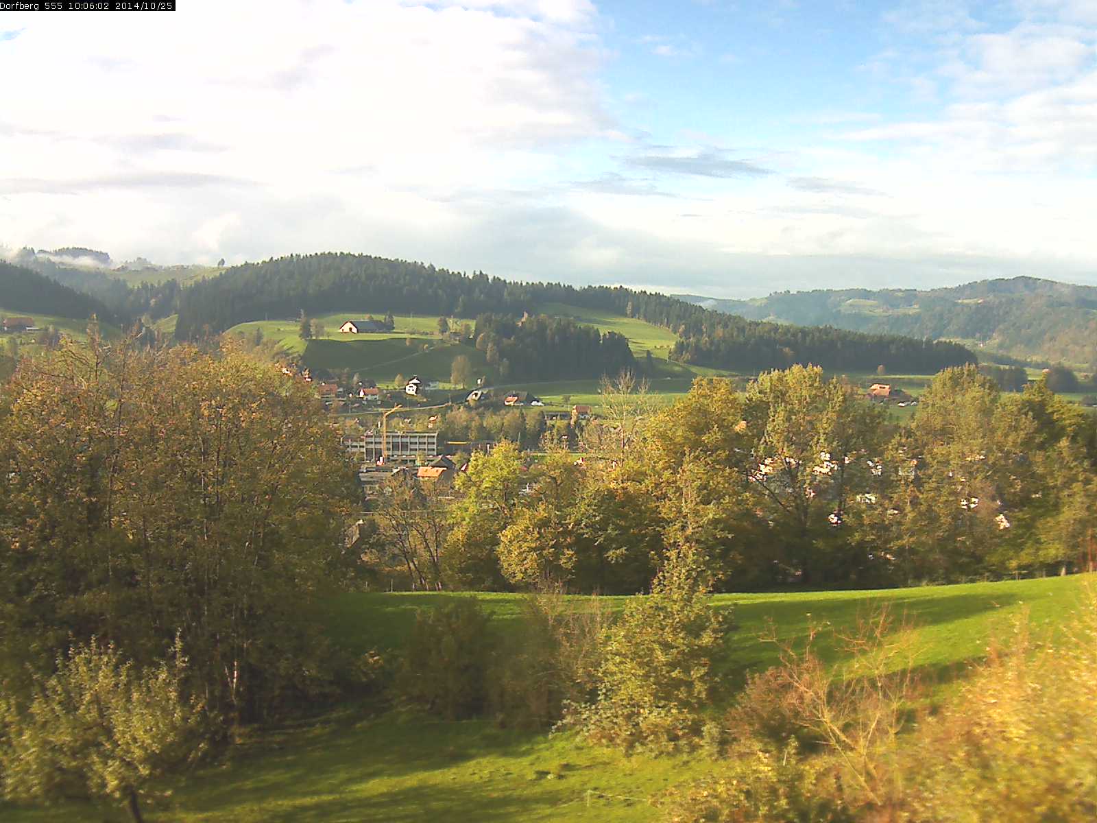 Webcam-Bild: Aussicht vom Dorfberg in Langnau 20141025-100601