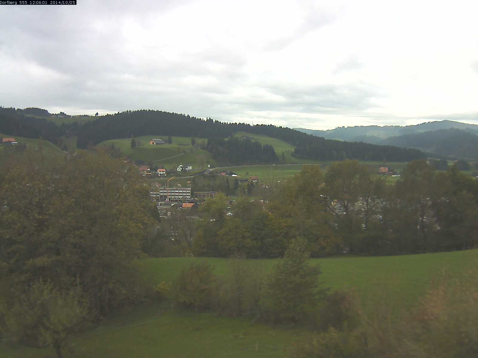 Webcam-Bild: Aussicht vom Dorfberg in Langnau 20141025-120601