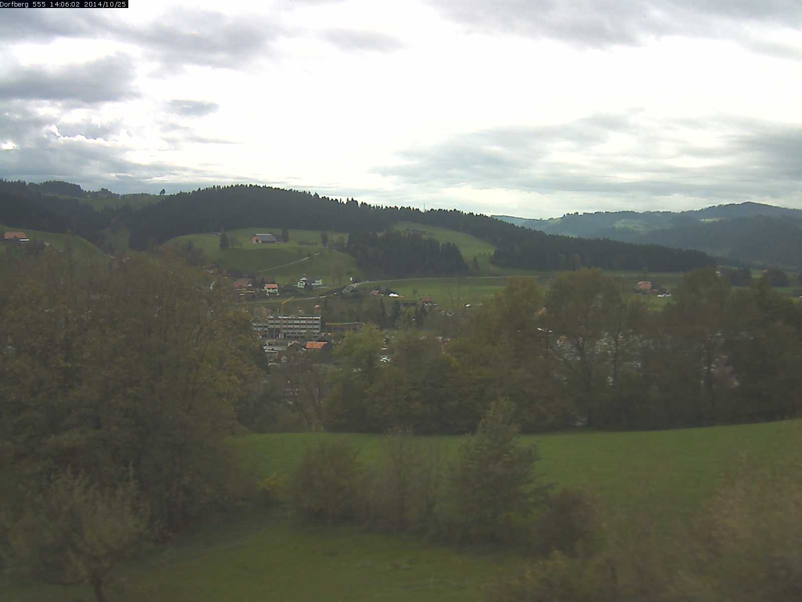 Webcam-Bild: Aussicht vom Dorfberg in Langnau 20141025-140601