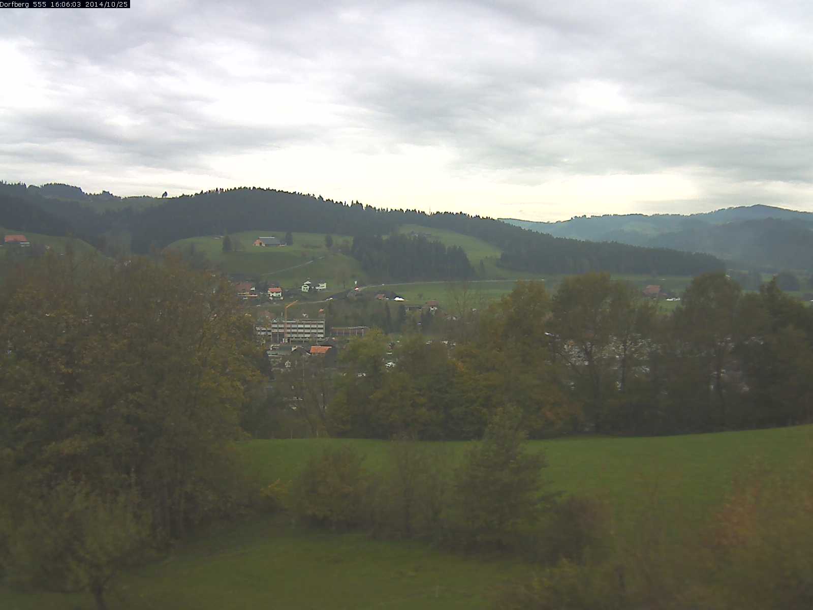 Webcam-Bild: Aussicht vom Dorfberg in Langnau 20141025-160601