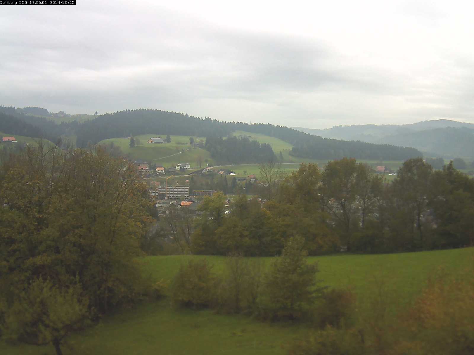 Webcam-Bild: Aussicht vom Dorfberg in Langnau 20141025-170601