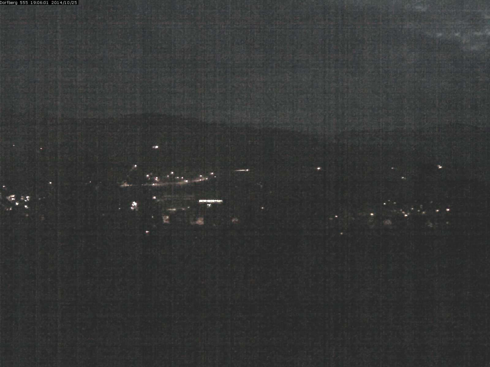 Webcam-Bild: Aussicht vom Dorfberg in Langnau 20141025-190601