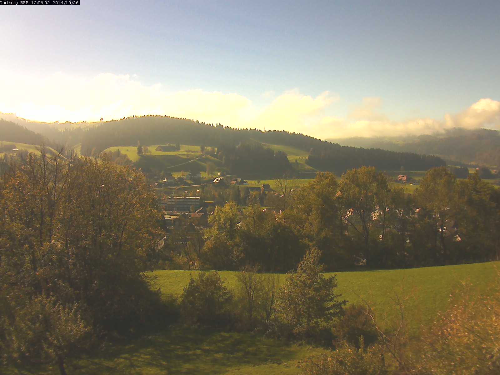 Webcam-Bild: Aussicht vom Dorfberg in Langnau 20141026-120601