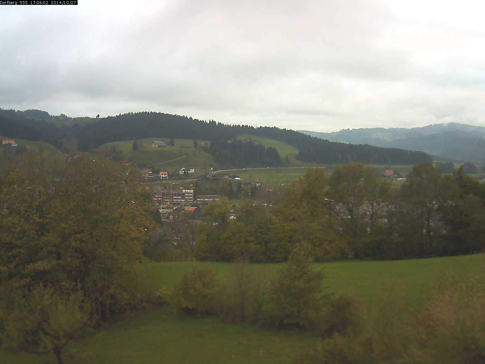 Webcam-Bild: Aussicht vom Dorfberg in Langnau 20141027-170601