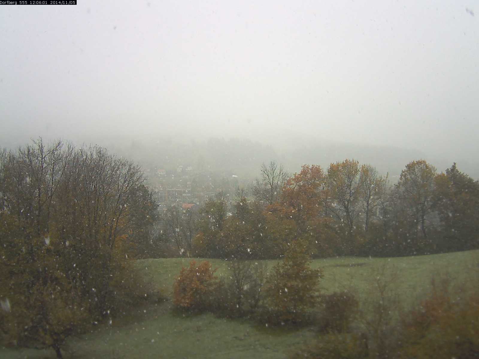 Webcam-Bild: Aussicht vom Dorfberg in Langnau 20141105-120601