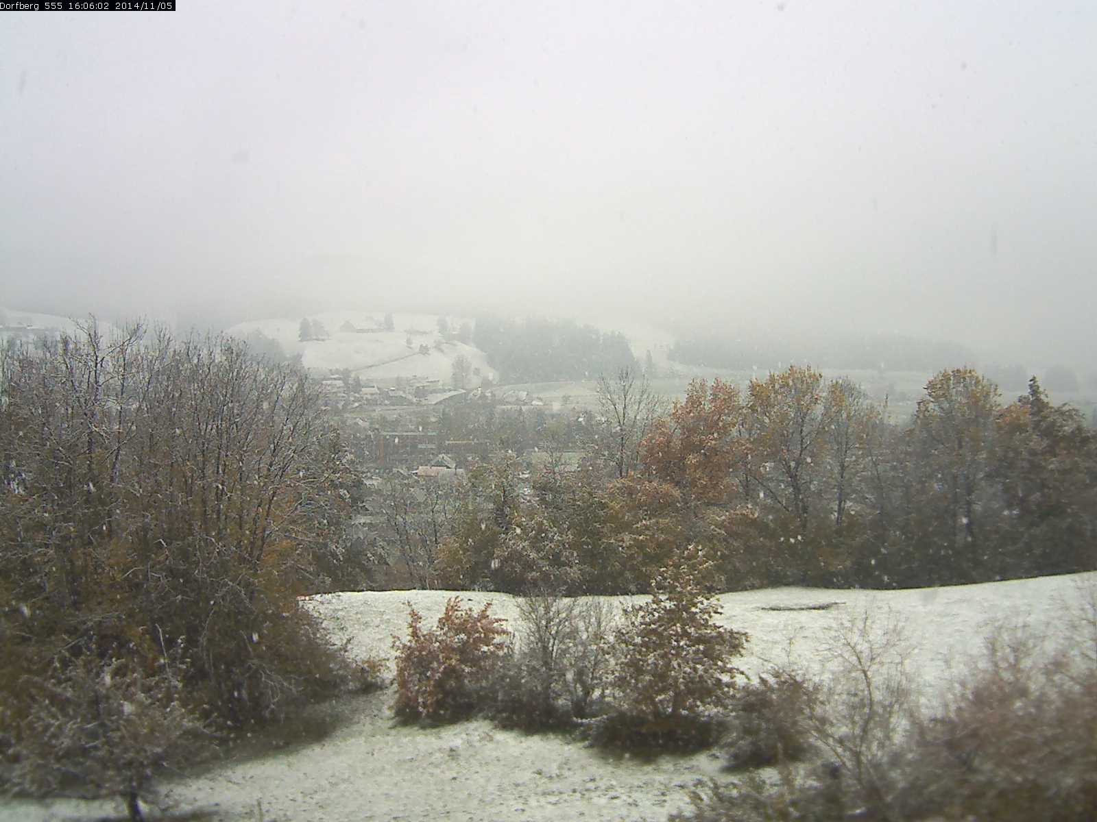 Webcam-Bild: Aussicht vom Dorfberg in Langnau 20141105-160601