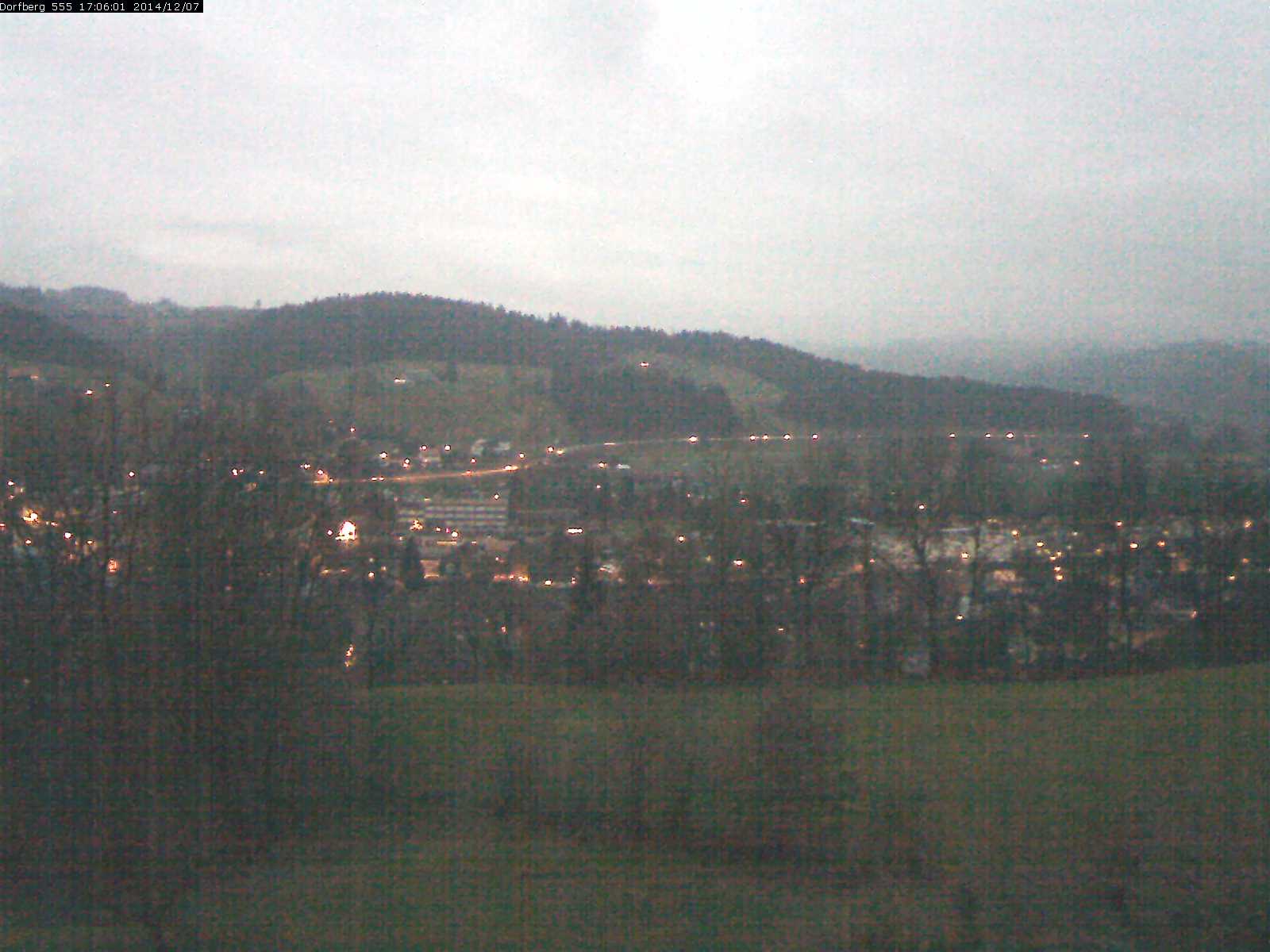 Webcam-Bild: Aussicht vom Dorfberg in Langnau 20141207-170601