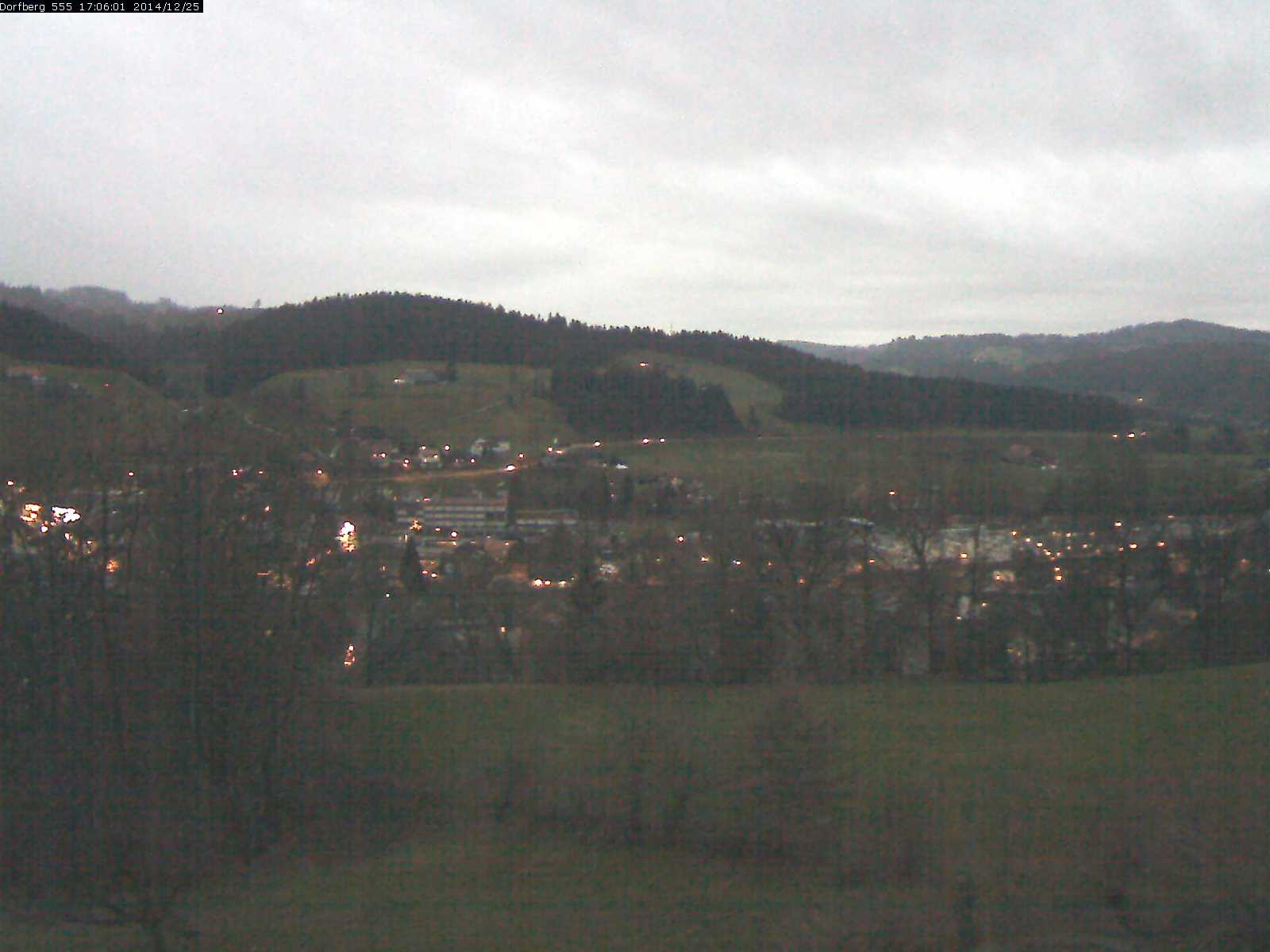 Webcam-Bild: Aussicht vom Dorfberg in Langnau 20141225-170601