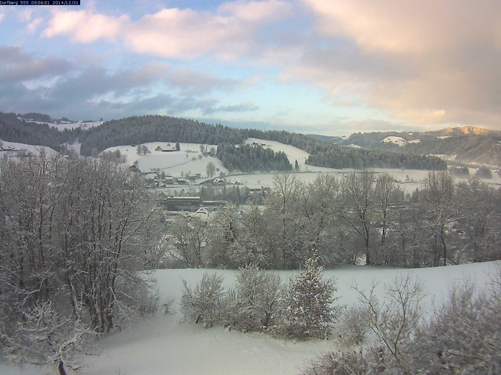 Webcam-Bild: Aussicht vom Dorfberg in Langnau 20141231-090601