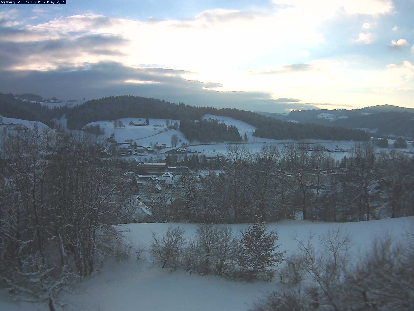 Webcam-Bild: Aussicht vom Dorfberg in Langnau 20141231-160601