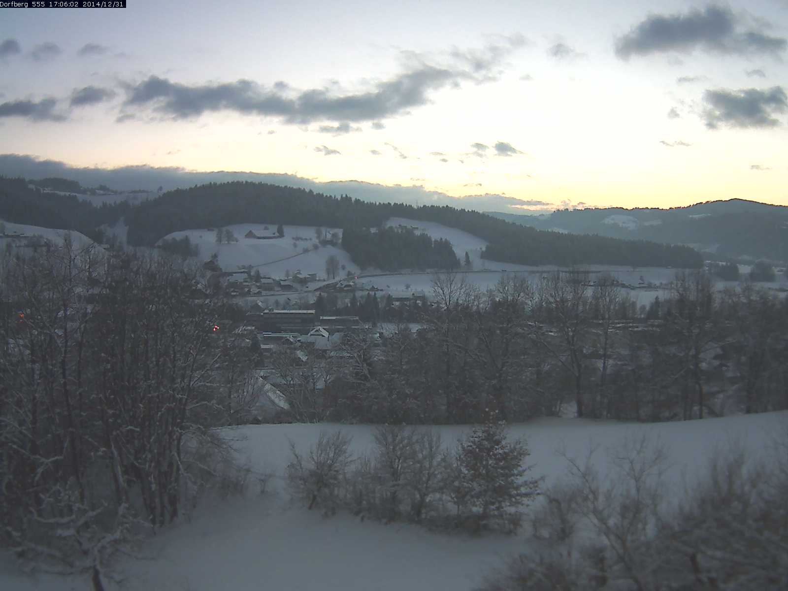 Webcam-Bild: Aussicht vom Dorfberg in Langnau 20141231-170601