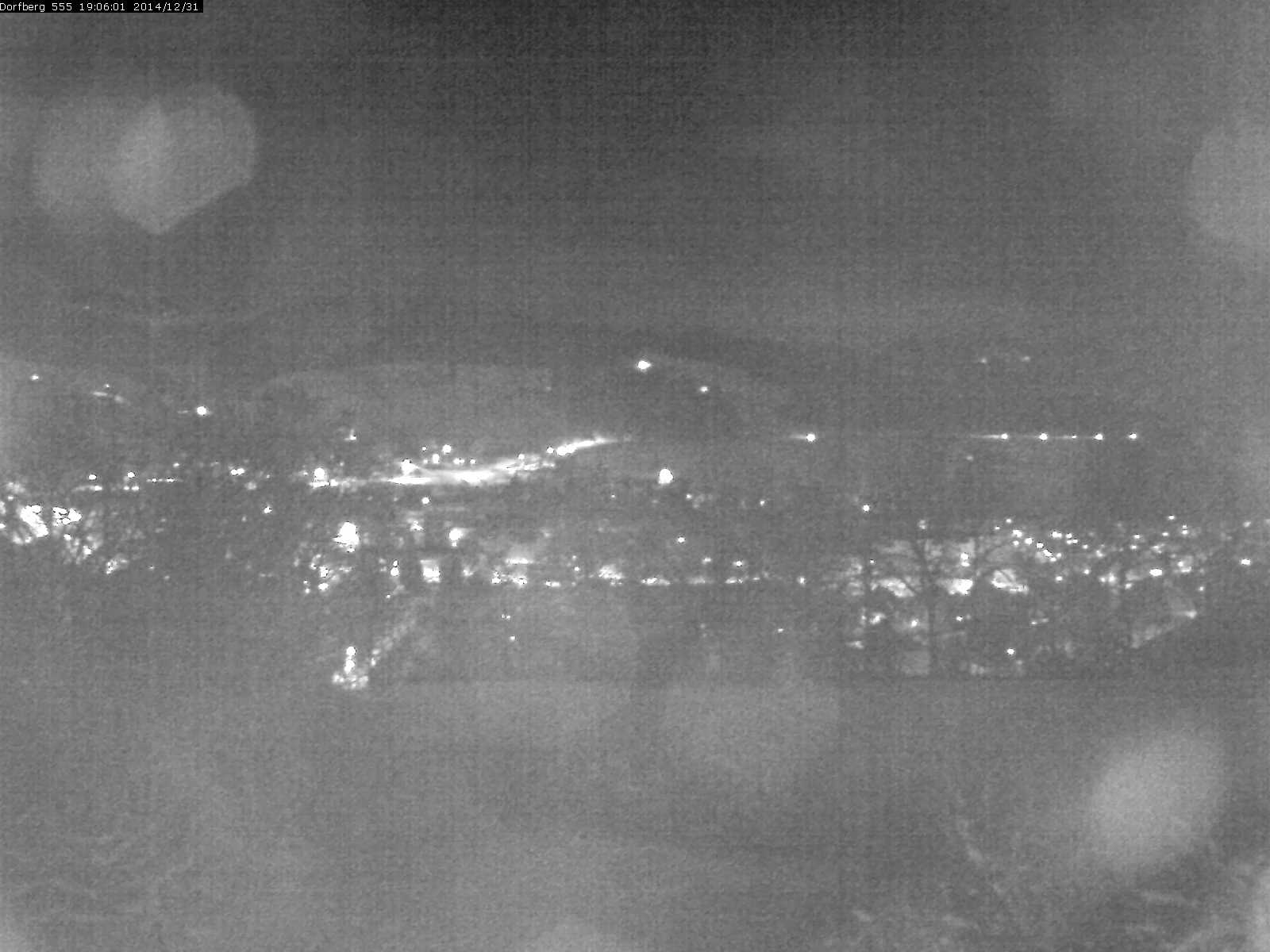 Webcam-Bild: Aussicht vom Dorfberg in Langnau 20141231-190601