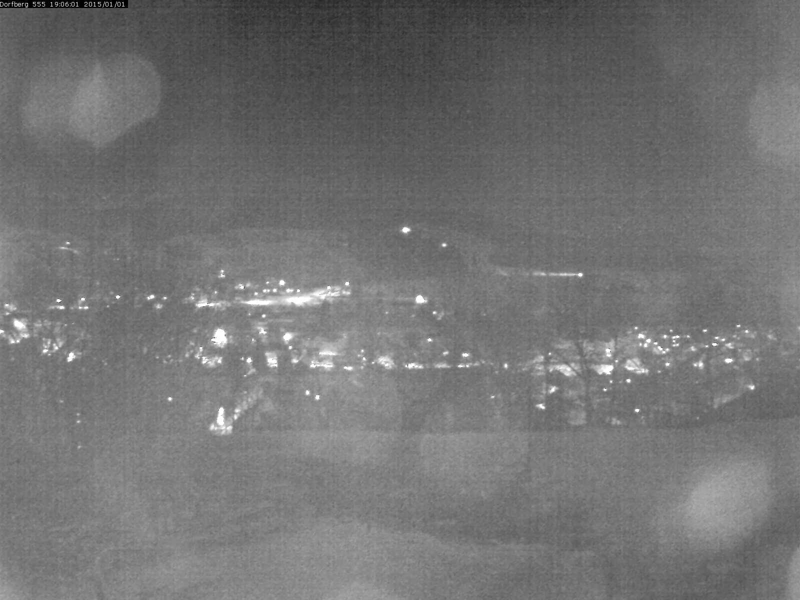 Webcam-Bild: Aussicht vom Dorfberg in Langnau 20150101-190601