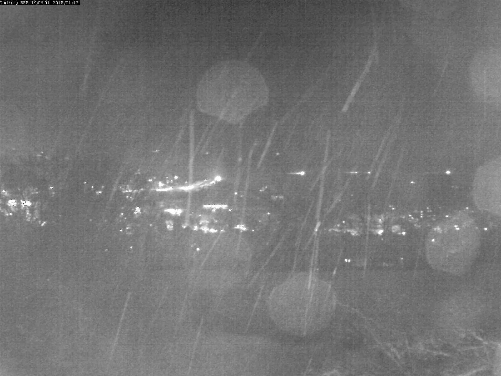 Webcam-Bild: Aussicht vom Dorfberg in Langnau 20150117-190601