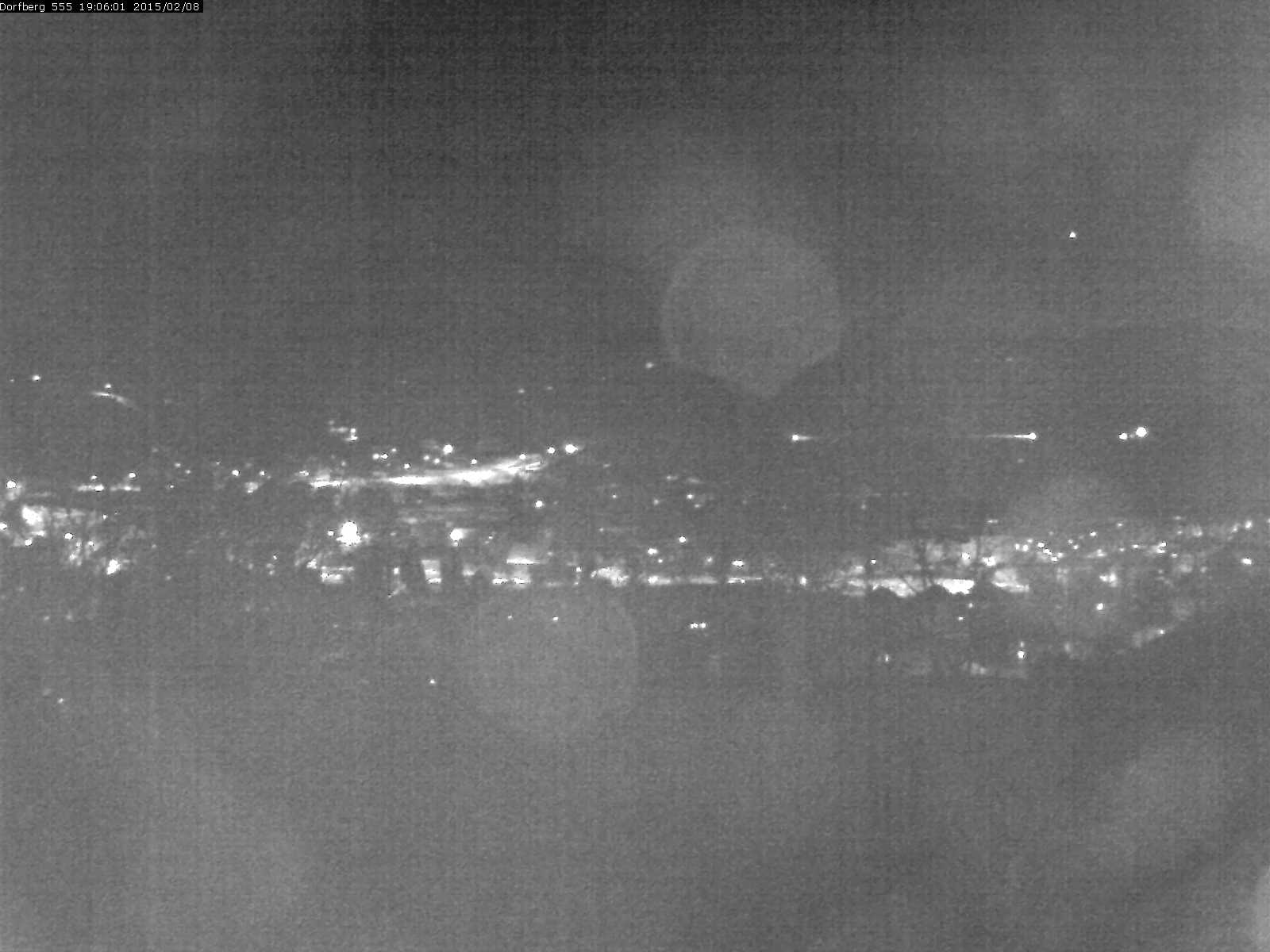 Webcam-Bild: Aussicht vom Dorfberg in Langnau 20150208-190601