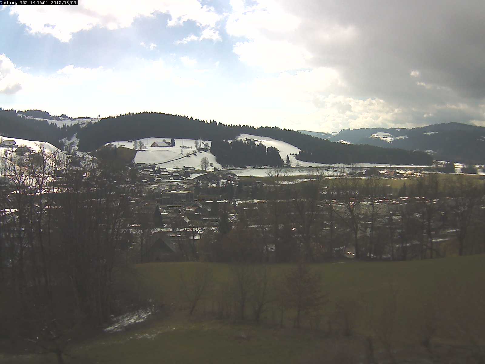 Webcam-Bild: Aussicht vom Dorfberg in Langnau 20150305-140601