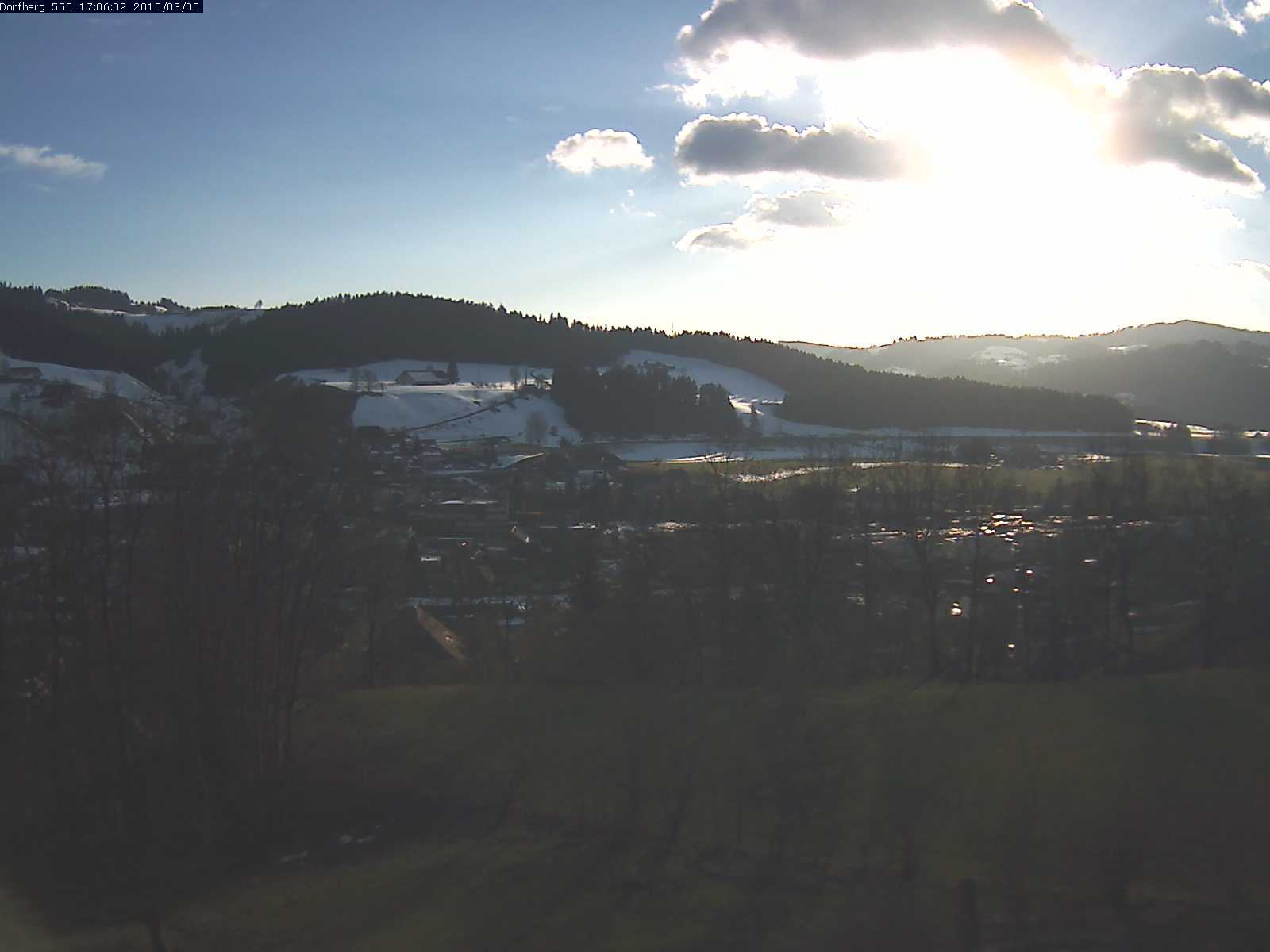 Webcam-Bild: Aussicht vom Dorfberg in Langnau 20150305-170601
