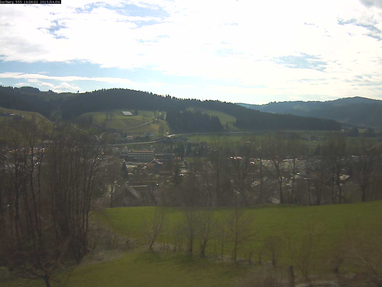 Webcam-Bild: Aussicht vom Dorfberg in Langnau 20150406-160601