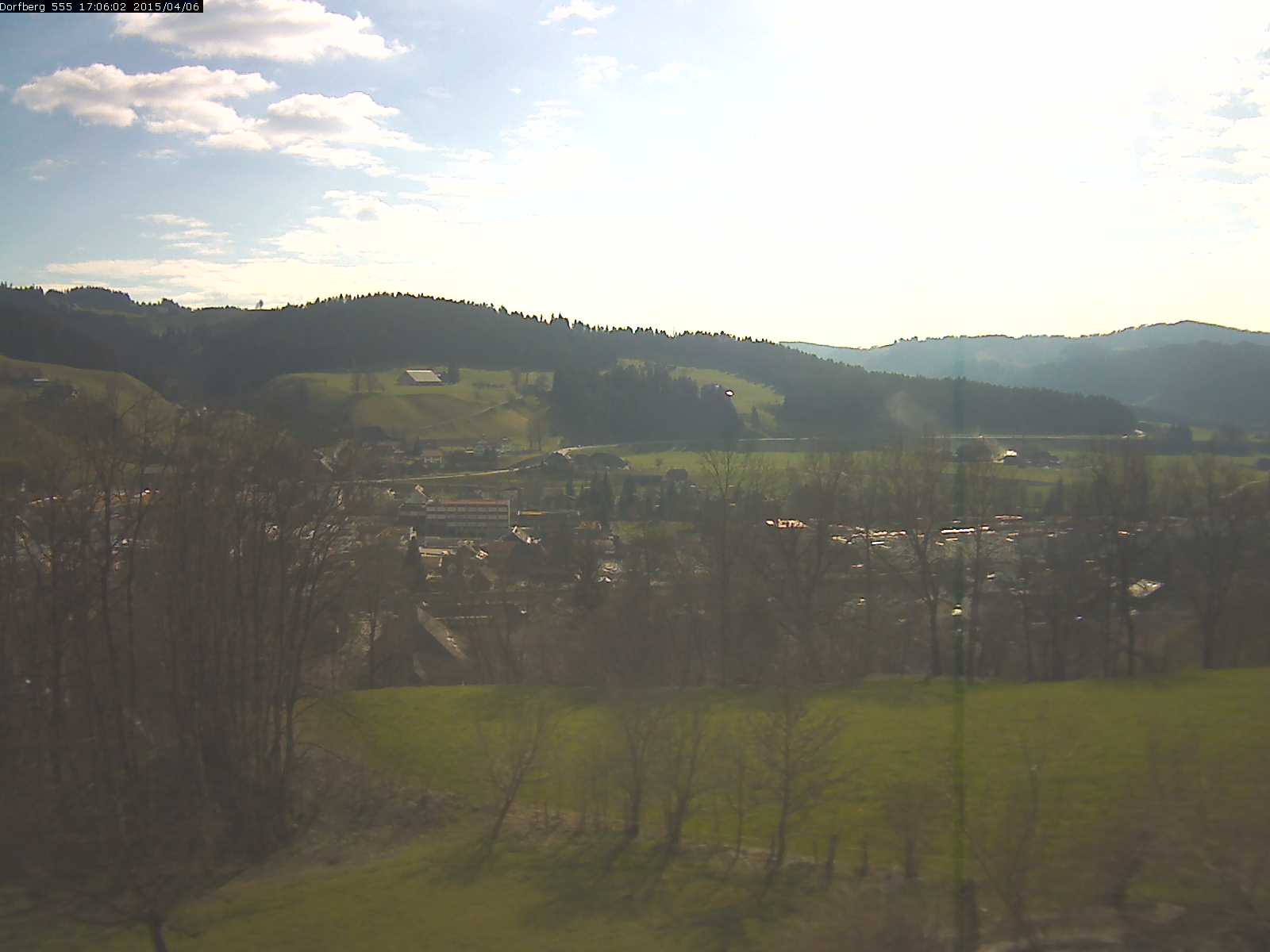 Webcam-Bild: Aussicht vom Dorfberg in Langnau 20150406-170601
