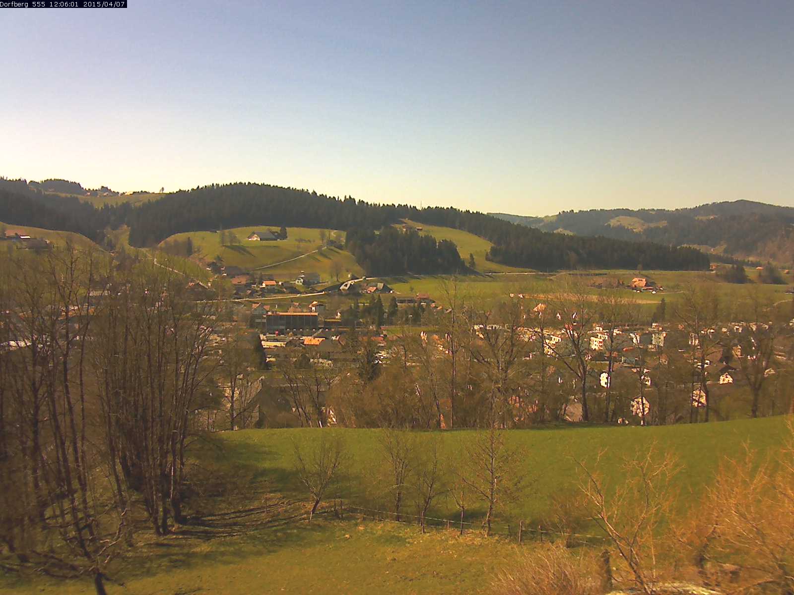 Webcam-Bild: Aussicht vom Dorfberg in Langnau 20150407-120601