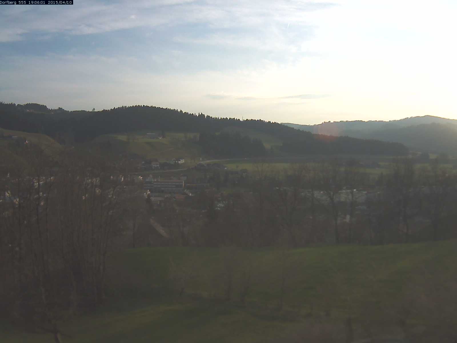 Webcam-Bild: Aussicht vom Dorfberg in Langnau 20150410-190601