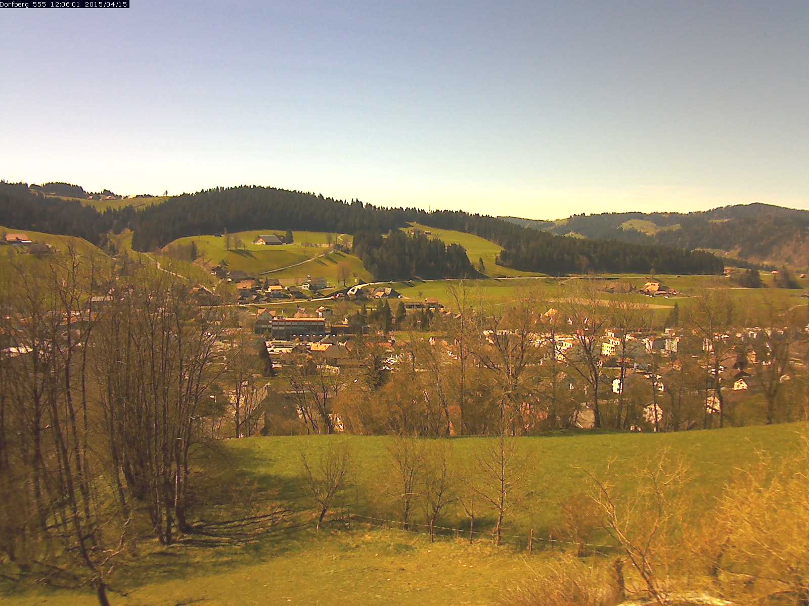 Webcam-Bild: Aussicht vom Dorfberg in Langnau 20150415-120601