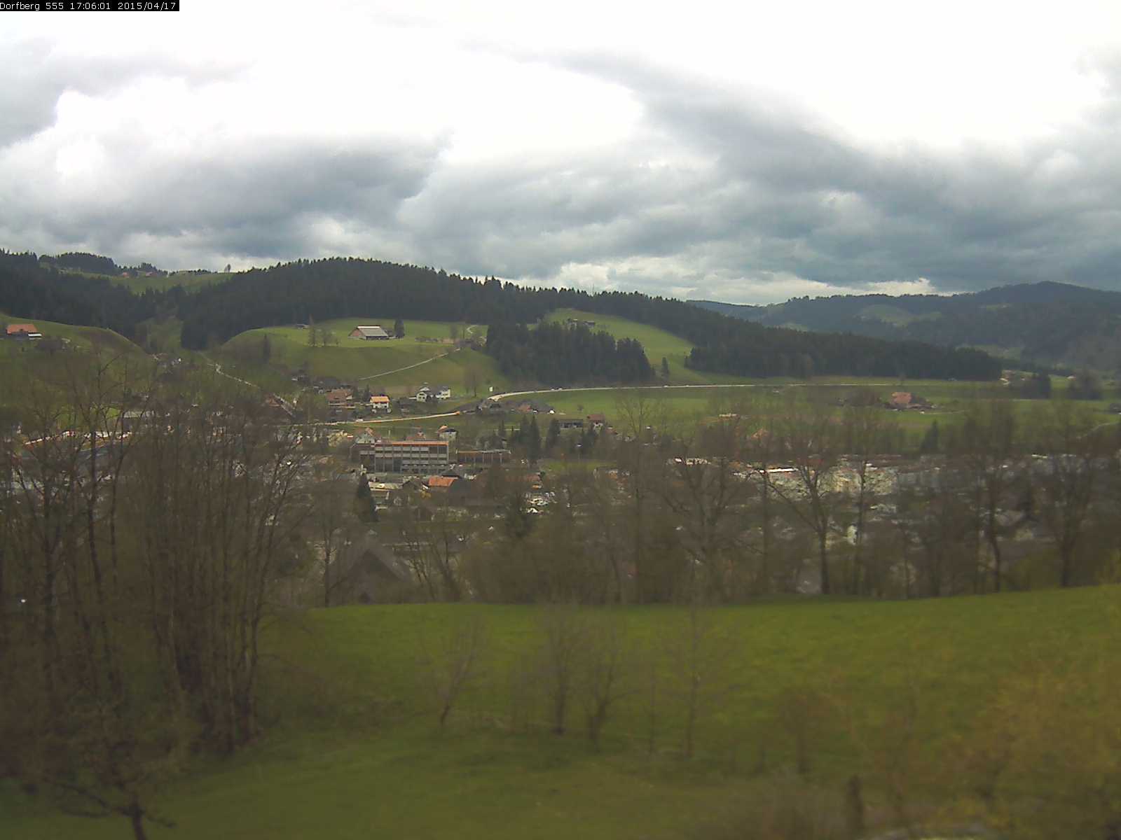Webcam-Bild: Aussicht vom Dorfberg in Langnau 20150417-170601