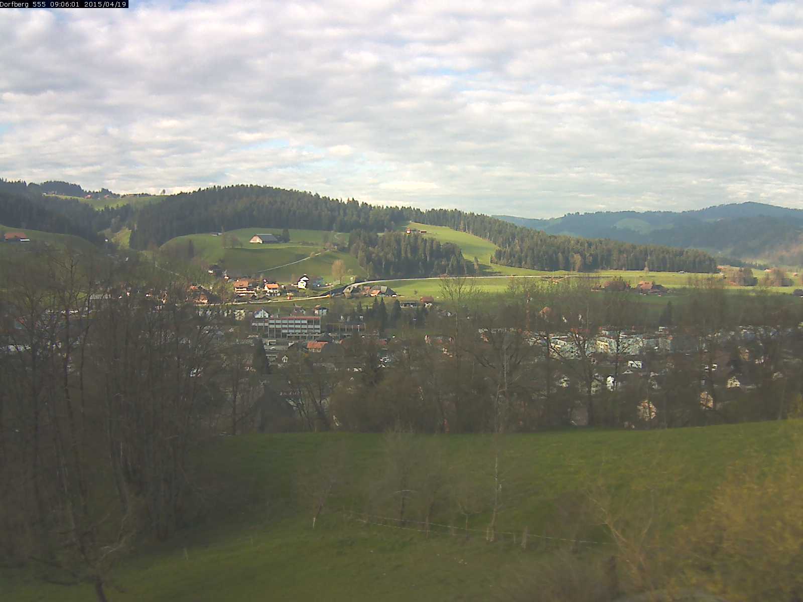 Webcam-Bild: Aussicht vom Dorfberg in Langnau 20150419-090601
