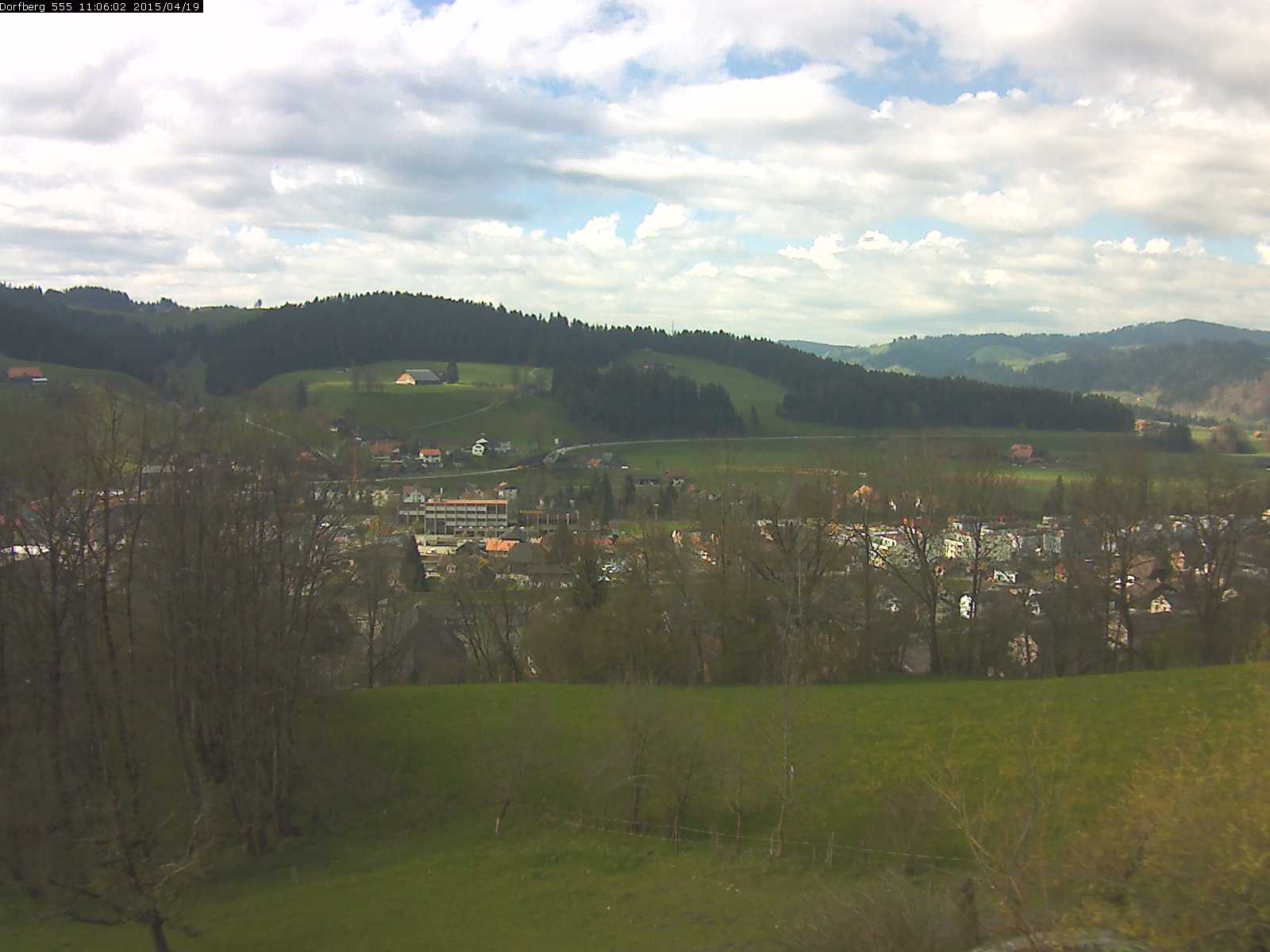Webcam-Bild: Aussicht vom Dorfberg in Langnau 20150419-110601